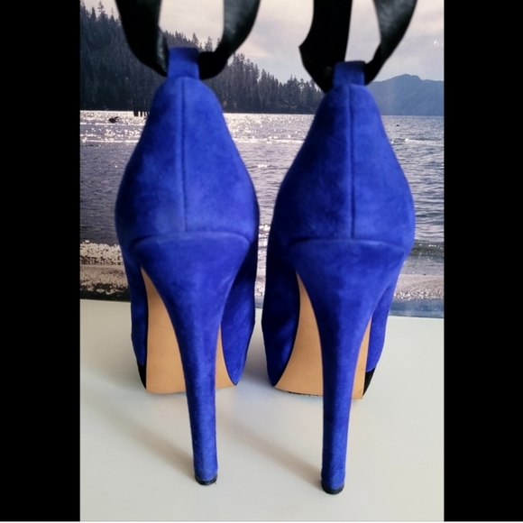 H By Halston Platform Heels - Picture 9 of 15